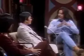 (中英字幕)七十年代末李小龍母親和弟弟接受《晚上好，美國》專訪视频封面
