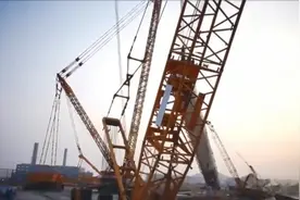 大力神世界最大4000吨履带起重机视频封面