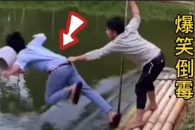 爆笑倒霉：兄弟你有什么想不开？拉都拉不住，太悲剧了