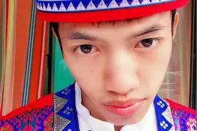 广西壮族小伙穿上了少数民族服饰，这是要出门唱山歌吗？视频封面