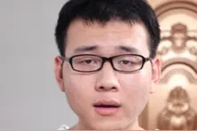 难道现在流行秋衣反穿？视频封面