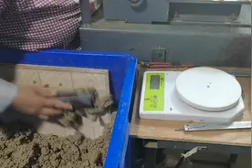 卓艾坊1.8粗超紧实艾灸条卷制过程