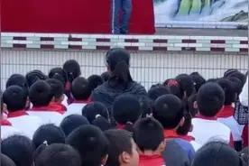 现身说法警示教育一一唐映林走进南充