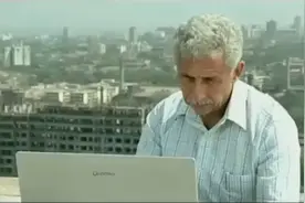 印度老大爷上网学做黑客，4个星期居然做成炸弹威胁警察局长视频封面