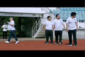 胖警察跑步减肥，一个跑得飞毛腿般快，一个比蜗牛还慢视频封面