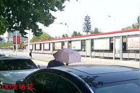 郑州快速公交BRT，1元能让你游遍郑州东西南北，你坐过吗？视频封面