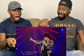 加拿大两搞笑男反应【周深】二次元神曲《达拉崩吧》一起摇摆视频封面