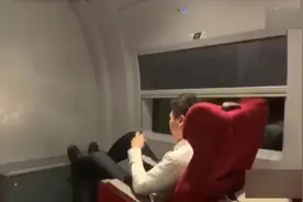 知法犯法？乘务员高铁吸烟还坐商务座 被罚1000元视频封面