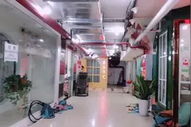 燕姐的生活录:今天去逛了昔日繁华的荷花池市场，一切不复从前了