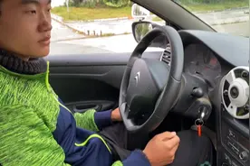 小伙科目三模拟考一把90分通过，感叹太简单了，信心十足