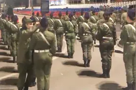 2019.05.02俄罗斯胜利日阅兵彩排，俄漂亮女兵敲鼓前进视频封面