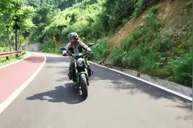 呆子测评 | 国产最大排量运动街车，贝纳利752S骑士网呆子测评