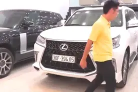 2020款雷克萨斯lx570和路虎揽胜巅峰创世加长版对比。视频封面