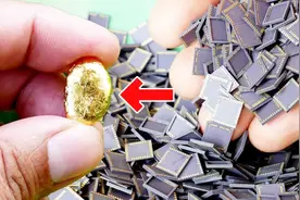 怎样在废旧相机上提取黄金？老外展示过程，网友：只差一部相机了视频封面