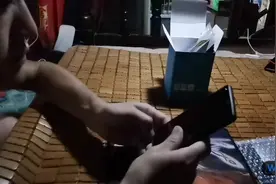 我的一加3手机换回原装电池视频封面