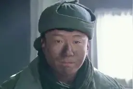 哥和妹夫对坐很尴尬，东拉西扯解释和妹妹在床上的事，越描越黑视频封面