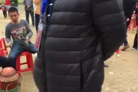 广东河源连平县忠信镇上壆上寮屋（花灯制作基地）2019年锣鼓表演