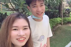 158妹子居然有个将近180的弟弟，差距太大，头胎比较小个？