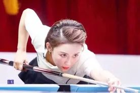 37岁九球天后潘晓婷，貌美年轻与父母共进晚餐，择偶标准令人心动视频封面