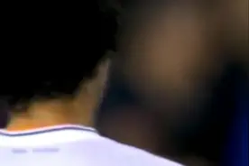 看看当年皇马两大护法拉莫斯和佩佩怎么踢球，插架他们真是专业的视频封面