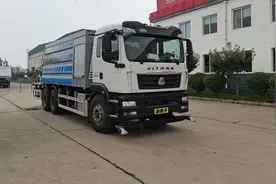 中国重汽豪瀚和汕德卡底盘上改装的多功能抑尘车，外观设计很漂亮