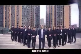 励志歌曲《不放弃》抗击病魔，一群人一条路，坚持一直走下去视频封面