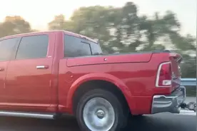 终于明白国人为什么制造唐这个梗车了 ，老子就要秒了你的轿车