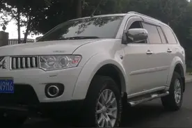 二手车性价比最高的硬派SUV之一，三菱帕杰罗劲畅了解一下！