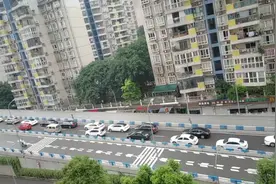 重庆的梅雨季节，这个点又要开始堵车了哦！！视频封面