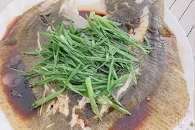 清蒸鲈鱼、清蒸虾，满满的蛋白质