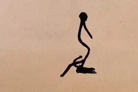 “及”的汉字演变，古人造字画技高，这形象真“抓人”