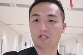 小伙失眠多梦，去买甜梦口服液，店里都不卖