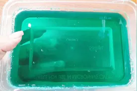 1分钟学会用洗手液做解压泥，步骤简单方便，玩起来贼过瘾无硼砂