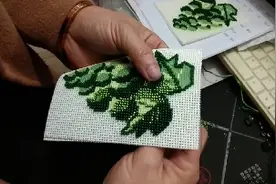 十字绣系列之珠绣车挂，手把手教大家怎么完成裁剪跟缝合的过程一