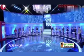 小伙竟靠一瓶水成功牵手美女，现场撒狗粮！视频封面