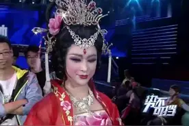 小伙化妆4小时反串，一曲《贵妃醉酒》跟李玉刚比有过之而无不及