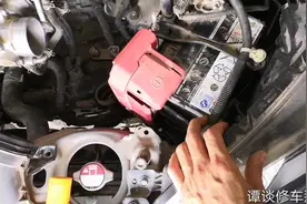 汽车原地开空调不凉，正常行驶空调又正常，检查后是这东西的问题视频封面