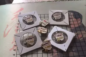 老三篇万岁纪念章，为人民服务，纪念白求恩，愚公移山。