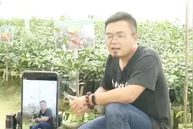 生财有道！长沙县一小伙田间玩抖音，小伙月入百万视频封面