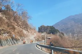 成都自驾雅安达瓦更扎，实拍当地山区路况，坐在车上晃来晃去