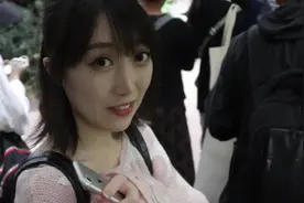 带日本女友来四川看大熊猫，她一路开心的合不拢嘴！视频封面