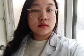 白大褂被全部染成蓝色怎么办，在线等，挺急的😂，来支个招吧。