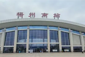 实拍梧州南站到佛山西站，时间短票价便宜，是广西去广东最快车站