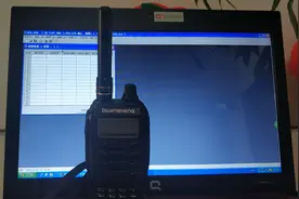 用万能写频软件给对讲机编程其实很简单，看视频教你安装编程软件