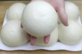 传统老面馒头的做法，记住关键点，不塌陷不回缩，个个松软有嚼劲视频封面