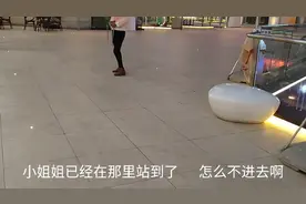 和漂亮小姐姐去吃饭，看小姐姐身高应该有168cm，你们看有多高？视频封面