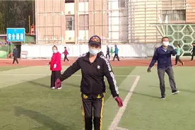 西宁南门体育场锅庄舞，舞姿优美视频封面