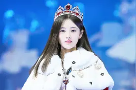 那些年穿红衣的女明星，鞠婧祎赵丽颖上榜，谁更惊艳了你呢视频封面