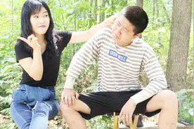 老婆问老公：啥事一个人能做，俩人不能做？老公的回答太有趣了