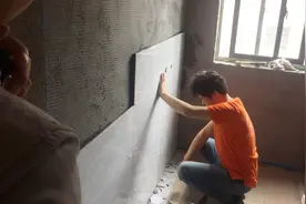 为什么卫生间的墙砖会开裂缝和脱落？视频封面